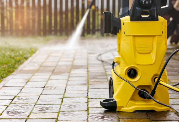 Best Pool Deck Cleaning  in Huron, CA